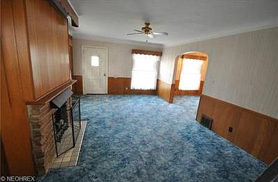 4th image of 17413 Dartmouth Ave