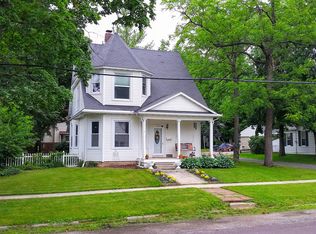 525 Vine St, Greenville, IL