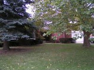15710 Winchester Dr, Northville, MI 48168