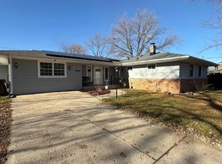 8432 Ravere St, Machesney Park, IL 61115