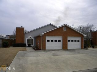 120 Courtyard Ln, Fayetteville, GA 30215