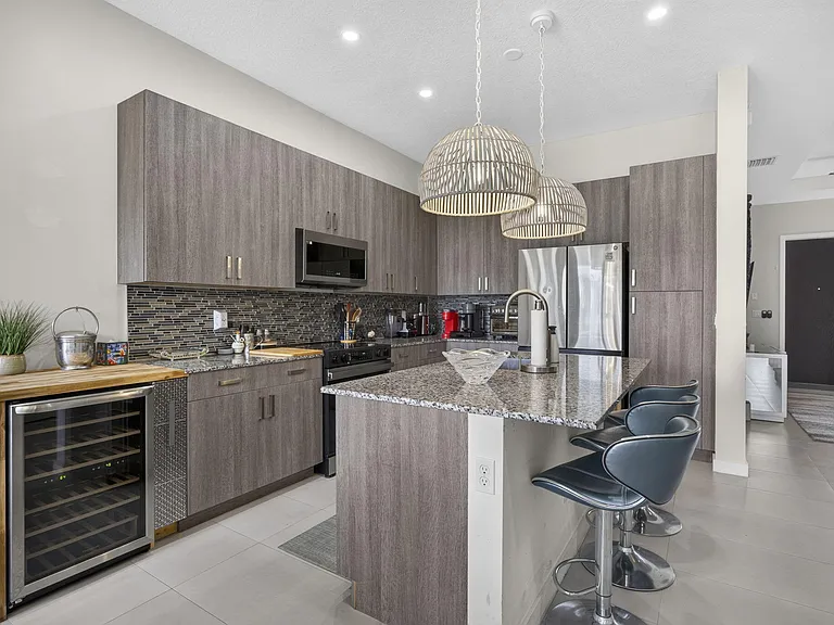 1431 Pioneer Way — Photo 7