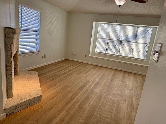 3rd image of 2605 Aquaduct Ct
