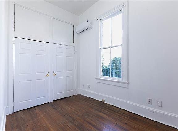 5th image of 5016 Willow St