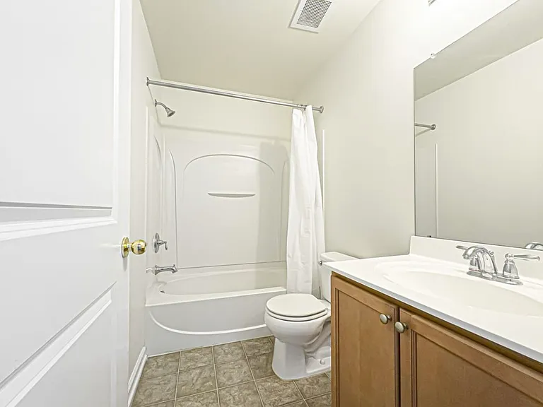 48 S Poplar St — Photo 11