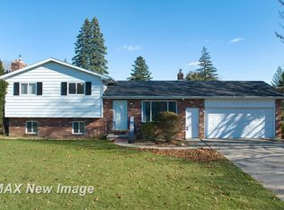 2097 Avalon Cir, Bay City, MI 48708