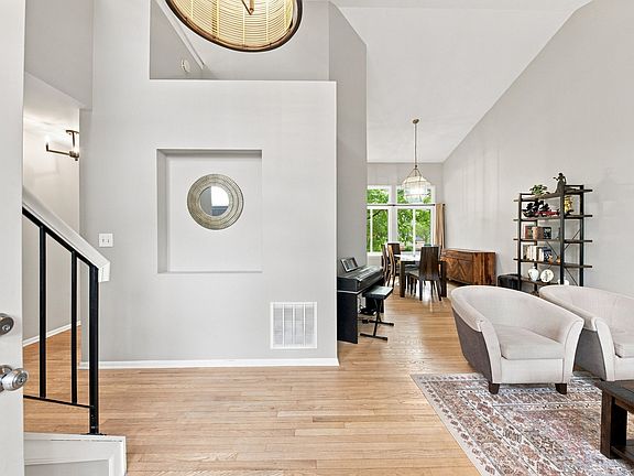 5th image of 2052 Shady Grove Ct