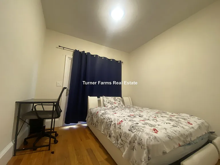 58 Medford St #1R — Photo 10