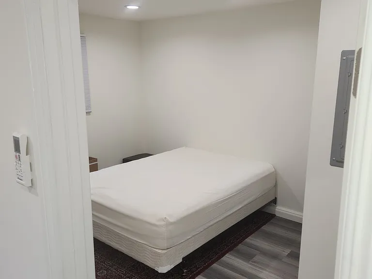 4449 Babcock Ave — Photo 2