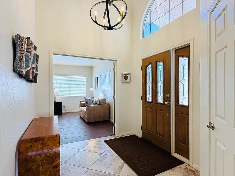 1465 W Bridalveil Pl — Photo 4