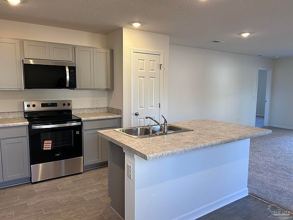 3rd image of 4047 Edgefield St