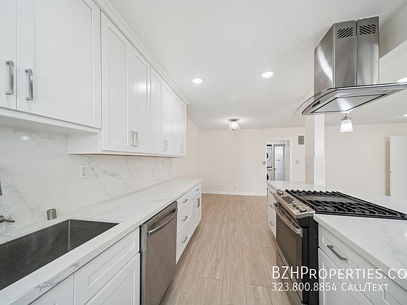 3rd image of 1039 N Harper Ave APT 3
