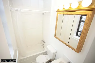 Rented by Robyn Lee, LREB