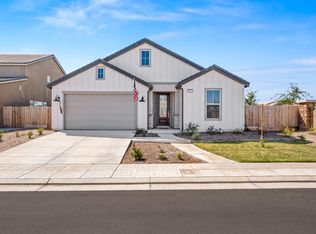 1094 Sawtooth Dr W, Madera, CA 93636