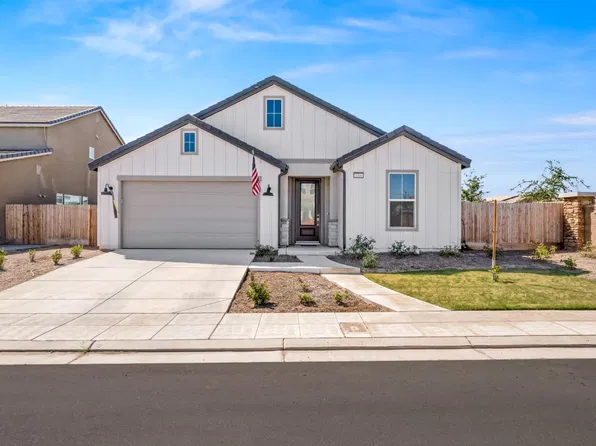 1094 Sawtooth Dr W, Madera, CA 93636