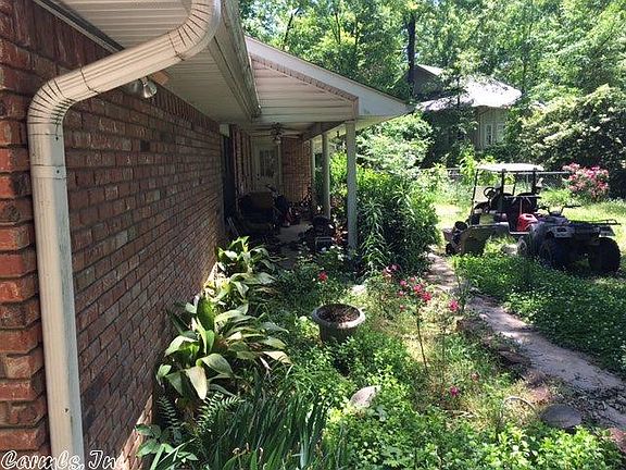 4th image of 140 Pineapple Dr