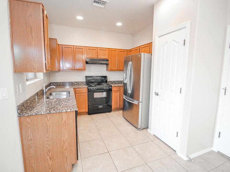 1st image of 5026 N Homecoming Ct