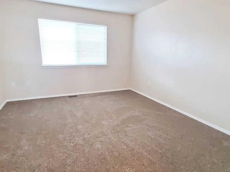 698 Saratoga Dr — Photo 27