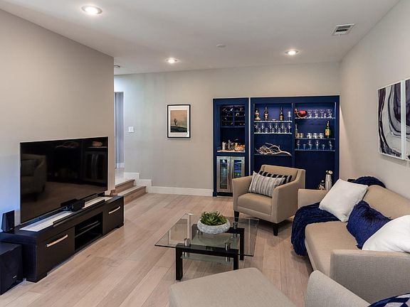 3rd image of 2451 Golf Links Cir