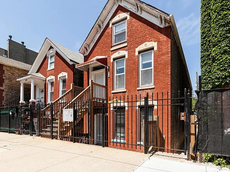 1624 W Beach Ave #BF — Photo 1