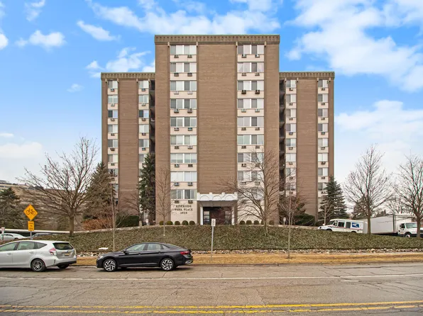 1050 Wall St APT 10C, Ann Arbor, MI 48105