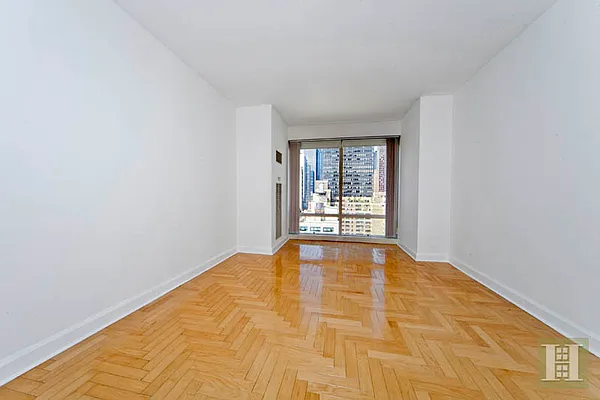 Rented by Halstead Real Estate | media 6