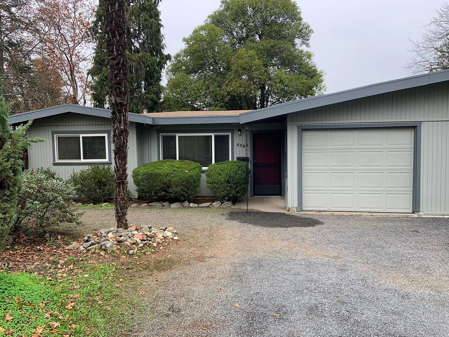 2 bed, 940 sqft, $2,350 — Photo 1