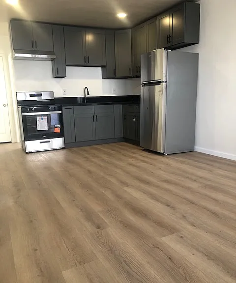 3637 E 5th St — Photo 8