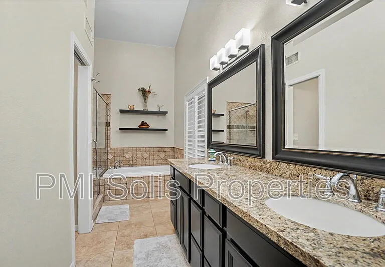 10198 E San Salvador Dr — Photo 12