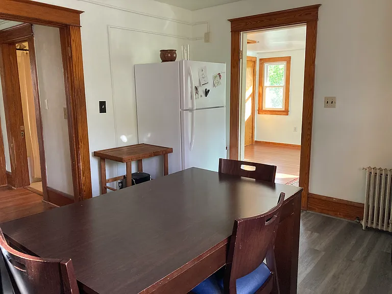 320 Malletts Bay Ave #C — Photo 3