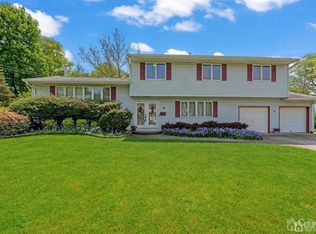 11 Westwood Rd, East Brunswick, NJ 08816