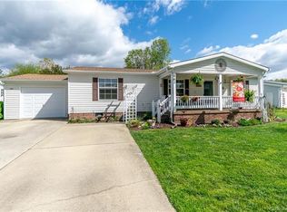 441 Riverwind Dr, Hendersonville, NC 28739