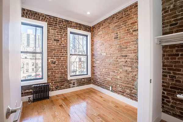 Rented by Nooklyn NYC LLC | media 16