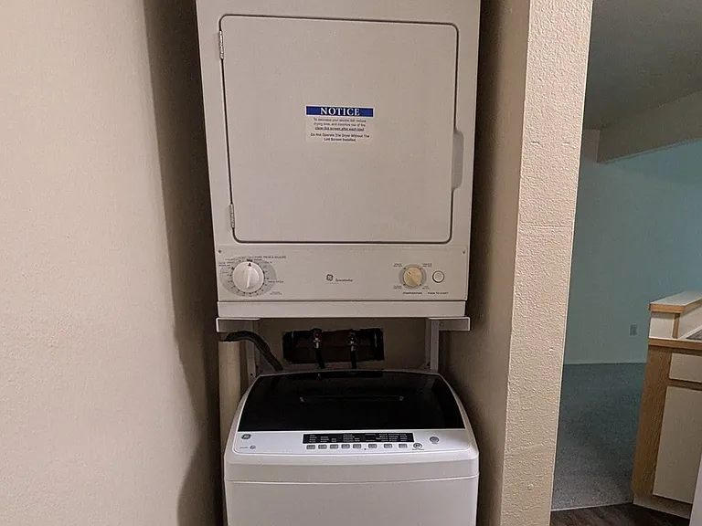 Emerald Park Apartments — Photo 34