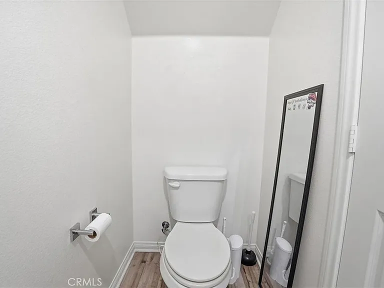 556 Enzo St — Photo 37