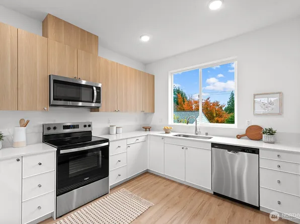 1419 SW 111th Lane, Seattle, WA 98164