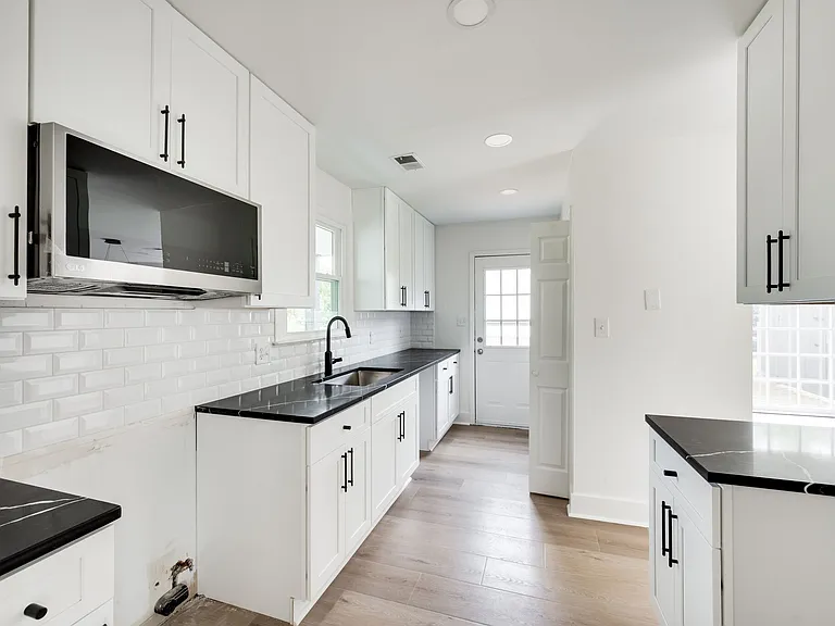 520 Riverview Dr — Photo 18