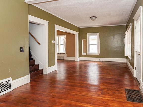 4th image of 1625 Egleston Ave
