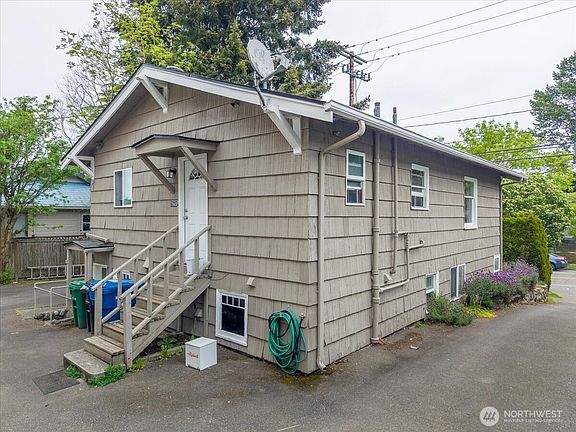 5th image of 7945 9th Avenue SW