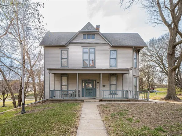 610 N 8th St, Saint Joseph, MO 64501