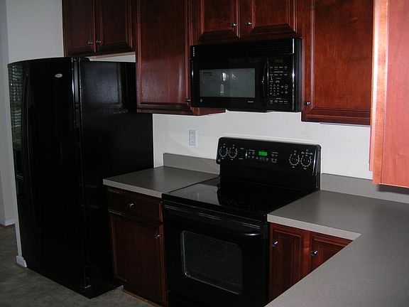 5th image of 13165 Lake Pointe Dr