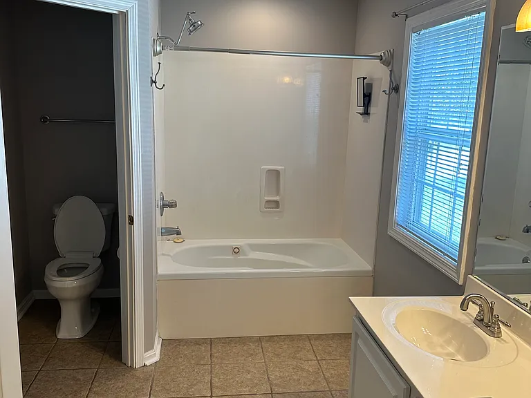 10006 Spring Gate Dr — Photo 11