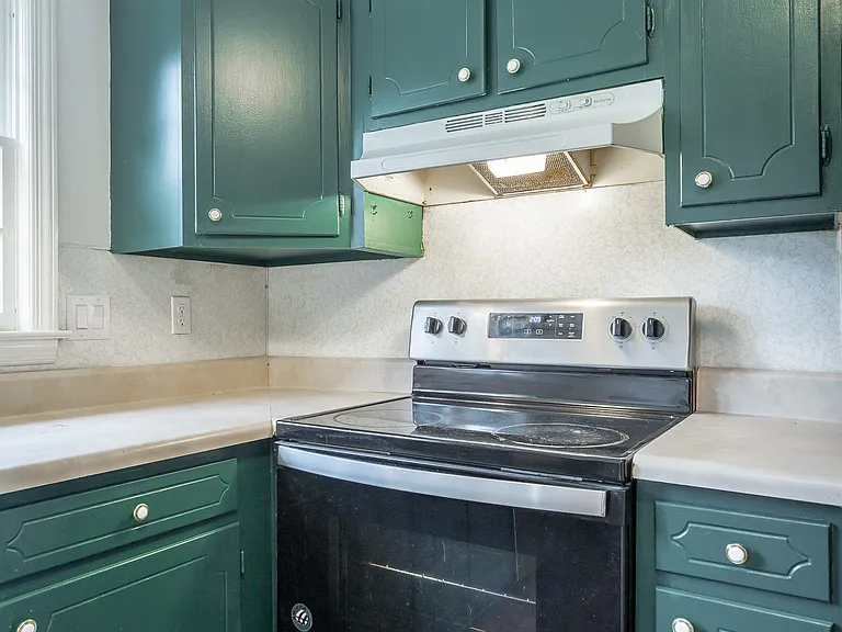 732 Munro Rd — Photo 13