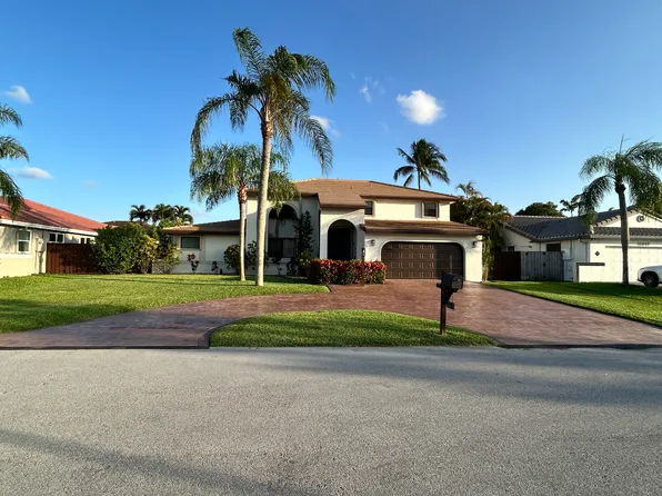 15832 Stonetower St, Davie, FL 33331