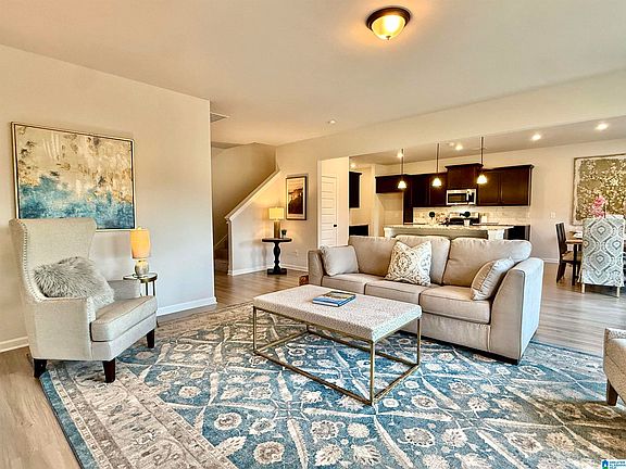 5th image of 556 Bridlewood Cir