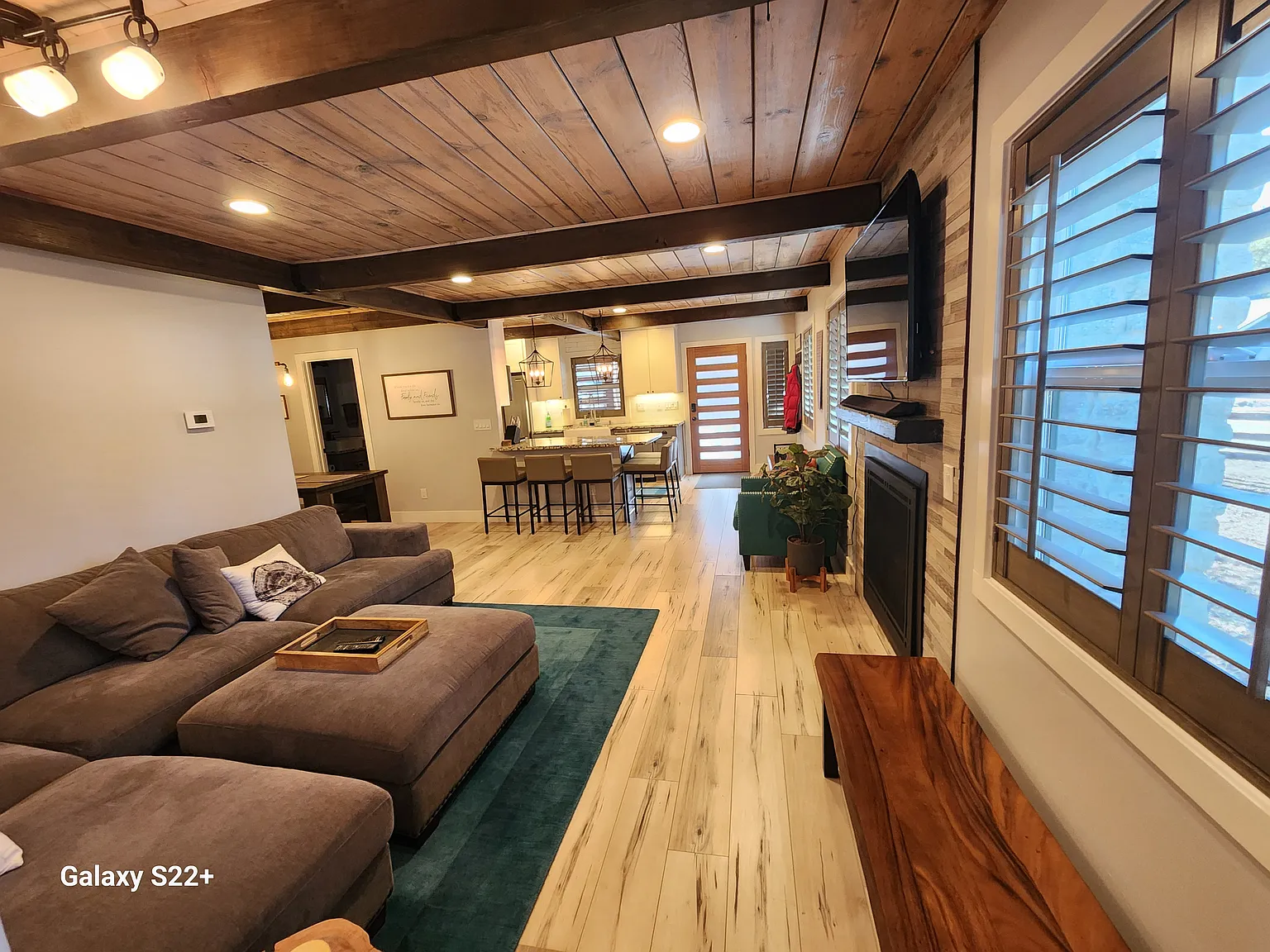 1185 Apache Ave — Photo 4