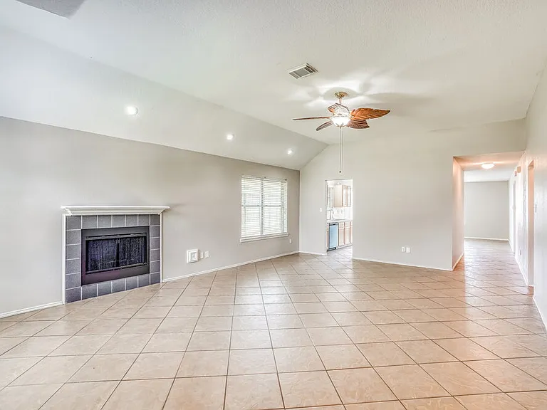 3605 Teal Glen St — Photo 4