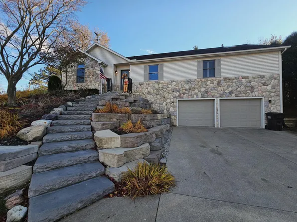 11815 N Lake Side Dr, Jerome, MI 49249