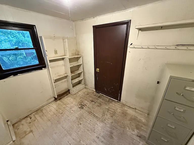 208 Harris St — Photo 6