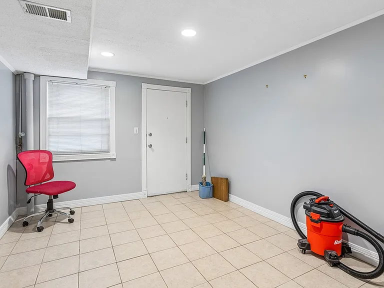 3006 S 108th St — Photo 24